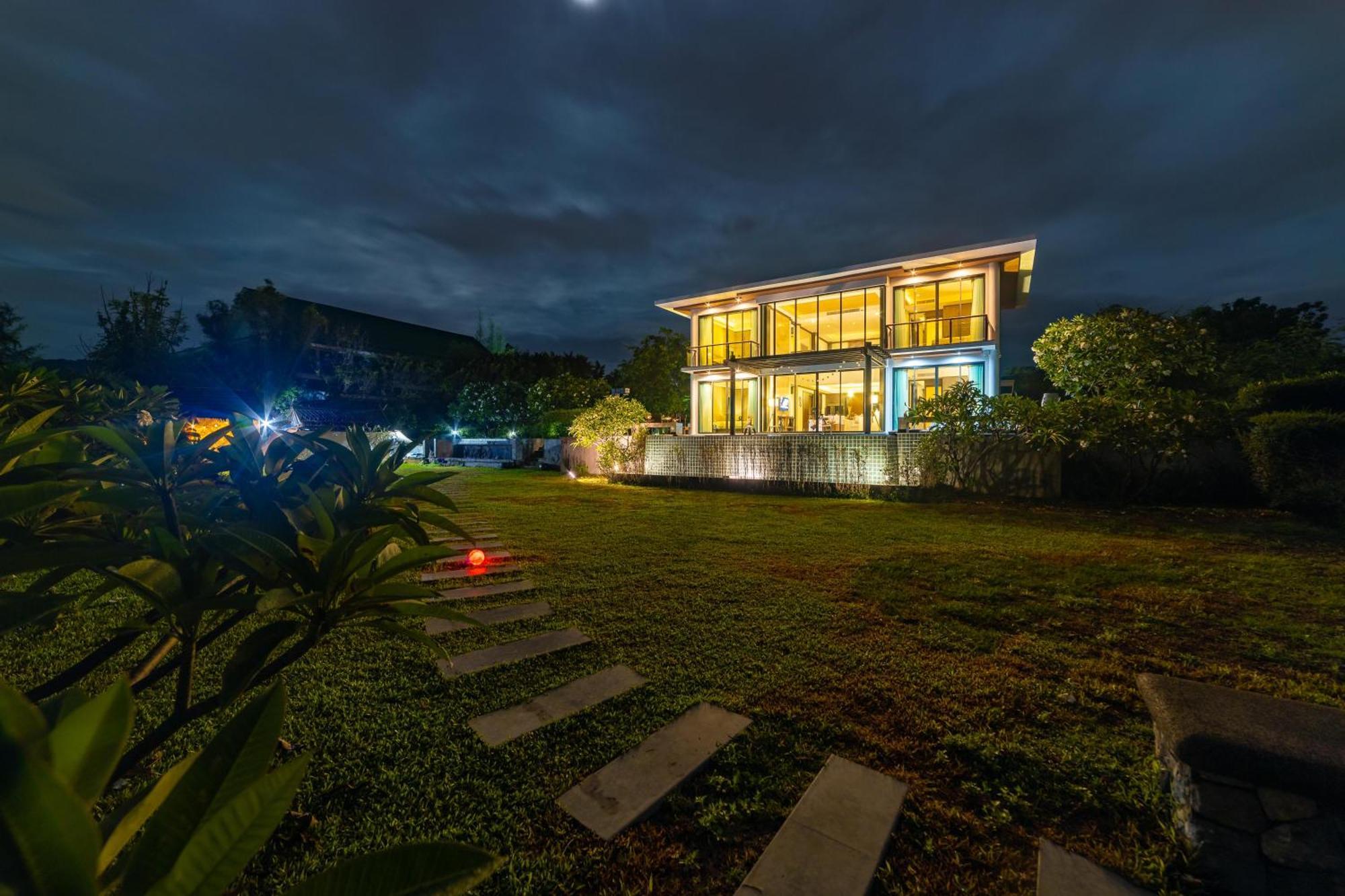 Beachfront Modern 4 Bedroom Pool Villa - Rv HHQ Zewnętrze zdjęcie